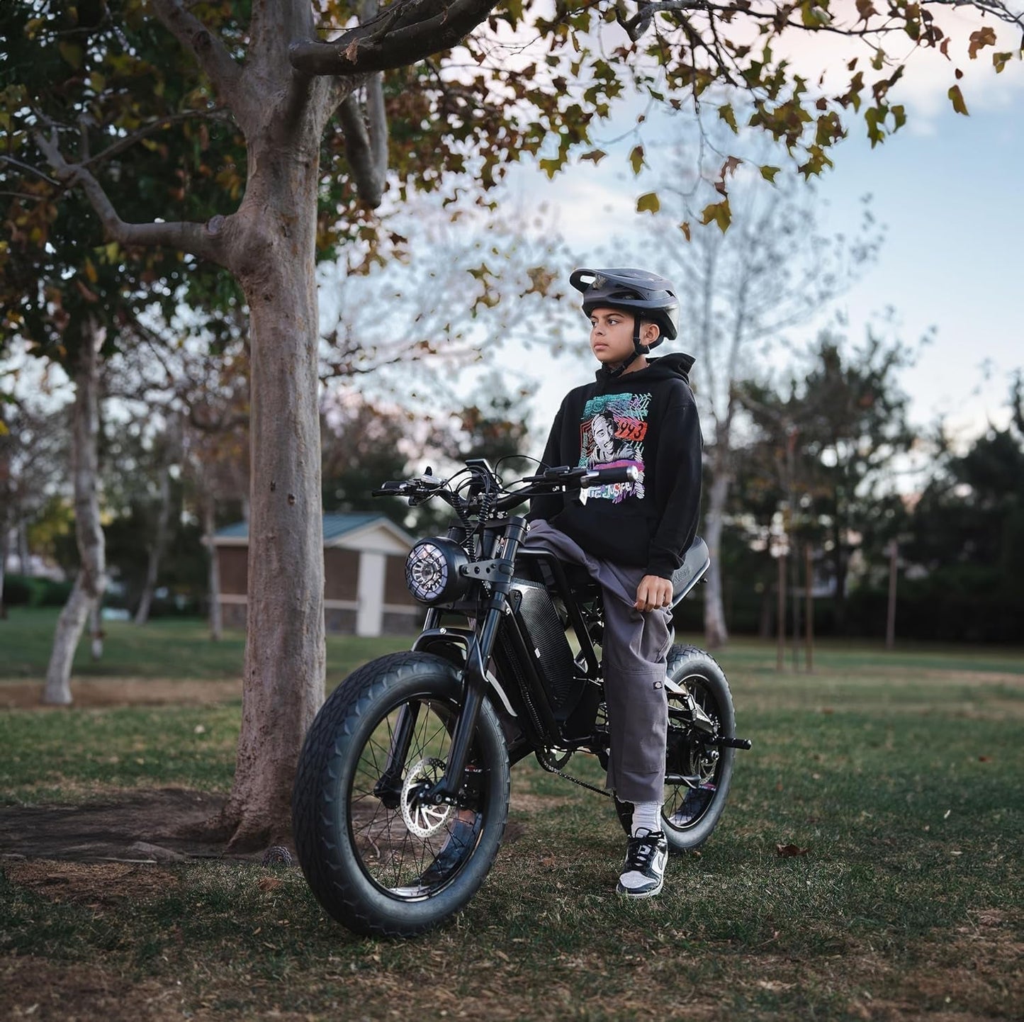 Black Raven - Full Suspension E-Bike. 48 Volt. 18 Ah. Full Twist Throttle.