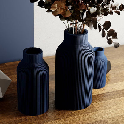 navy bleu vas bottle