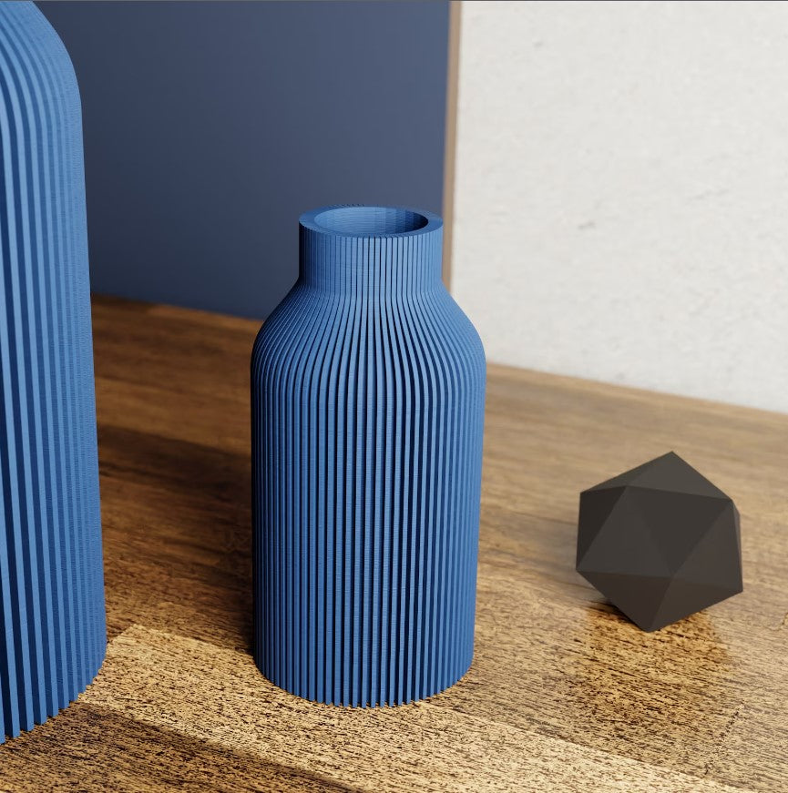 navy bleu vas bottle